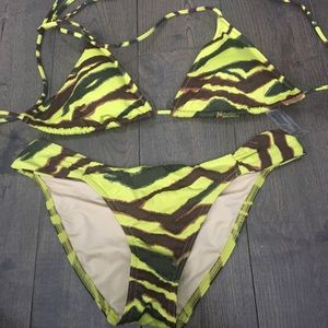 Victoria’s Secret bikini